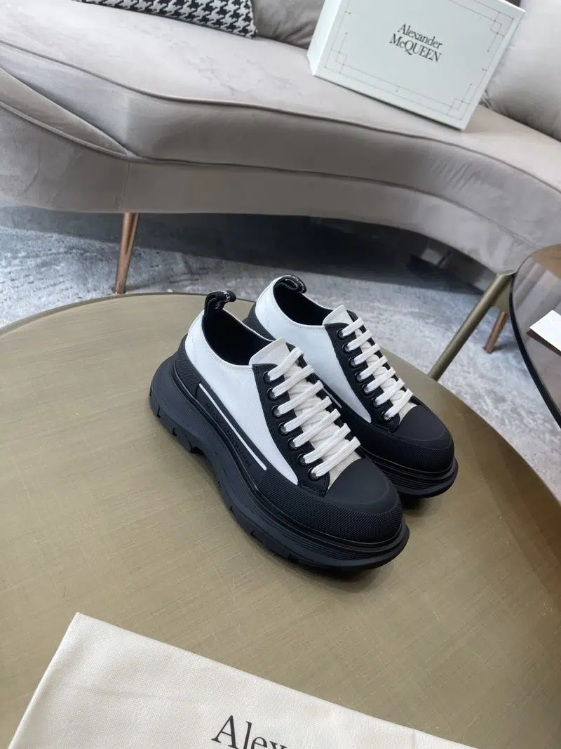 Alexander McQueen Tread Slick Lace Up WhiteBlack Sole 2 800x1067