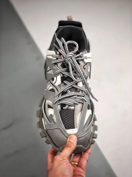 BALENCIAGA TRACK SNEAKER GREY 7 800x1067