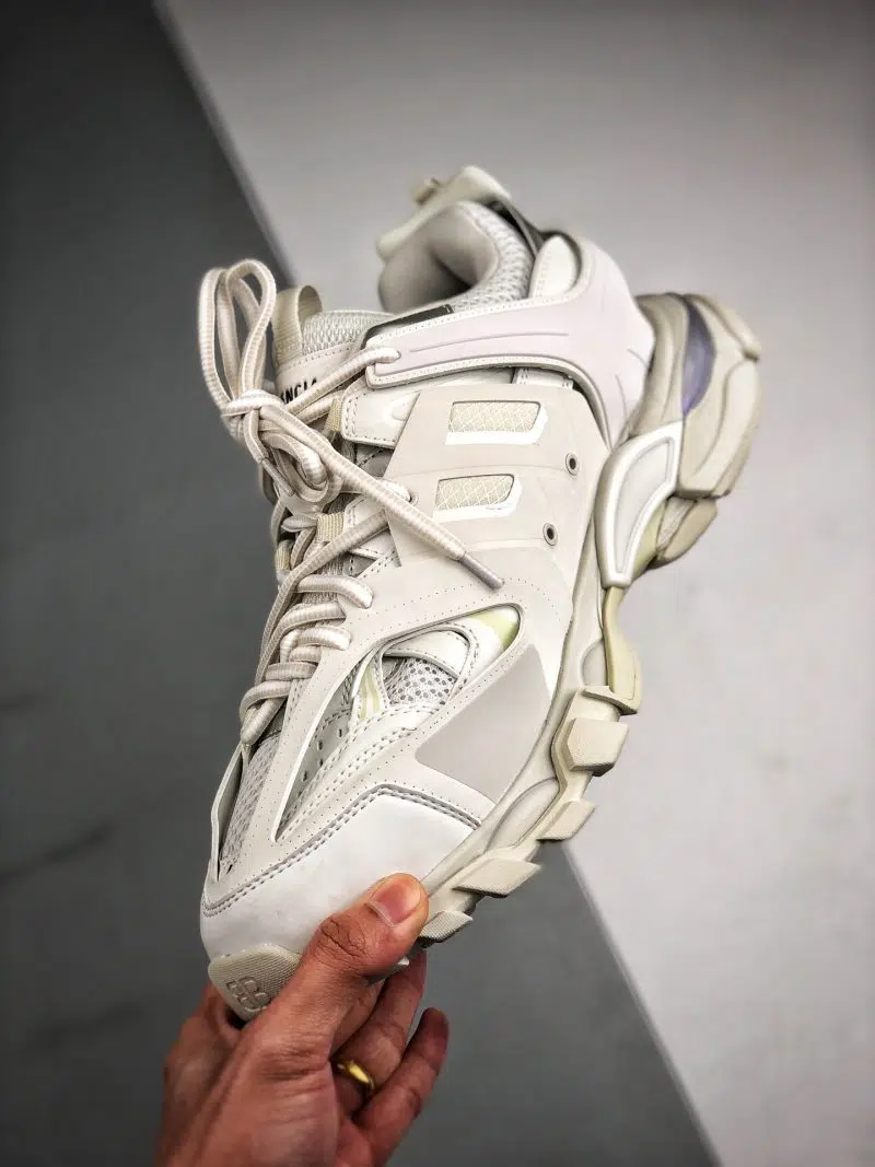 BALENCIAGA TRACK SNEAKER WHITE 1 800x1067 BALENCIAGA TRACK SNEAKER WHITE 1 800x1067