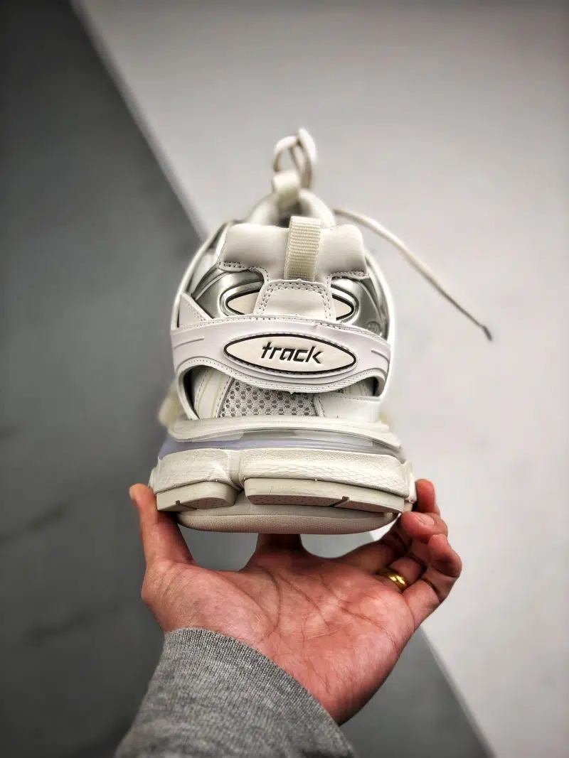BALENCIAGA TRACK SNEAKER WHITE 2 800x1067 BALENCIAGA TRACK SNEAKER WHITE 2 800x1067