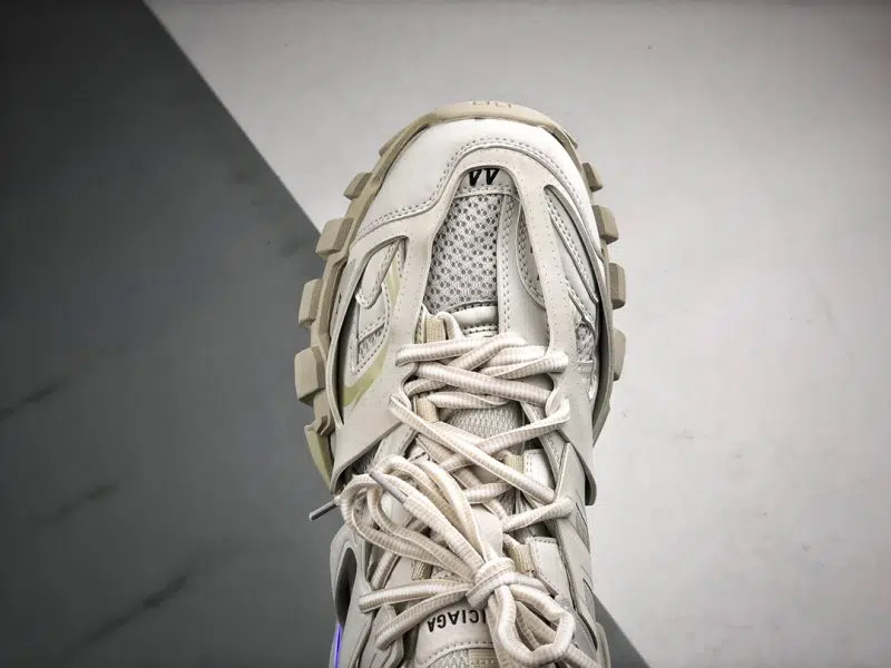 BALENCIAGA TRACK SNEAKER WHITE 8 800x600 BALENCIAGA TRACK SNEAKER WHITE 8 800x600