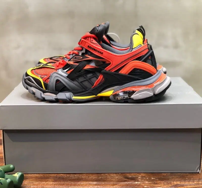 Balenciaga Track2 Orange Black 4 e1658200555743 800x748 Balenciaga Track2 Orange Black 4 e1658200555743 800x748