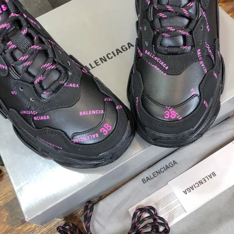 Balenciaga Triple S Sneaker Black Pink Logo 4 800x800
