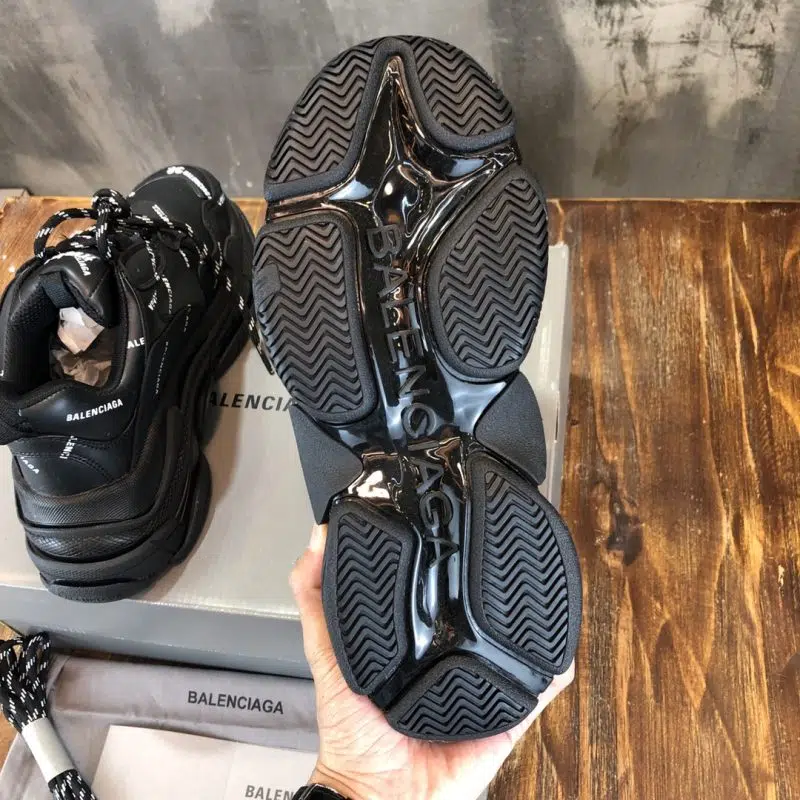 Balenciaga Triple S Sneaker Black white logo 3 800x800 Balenciaga Triple S Sneaker Black white logo 3 800x800