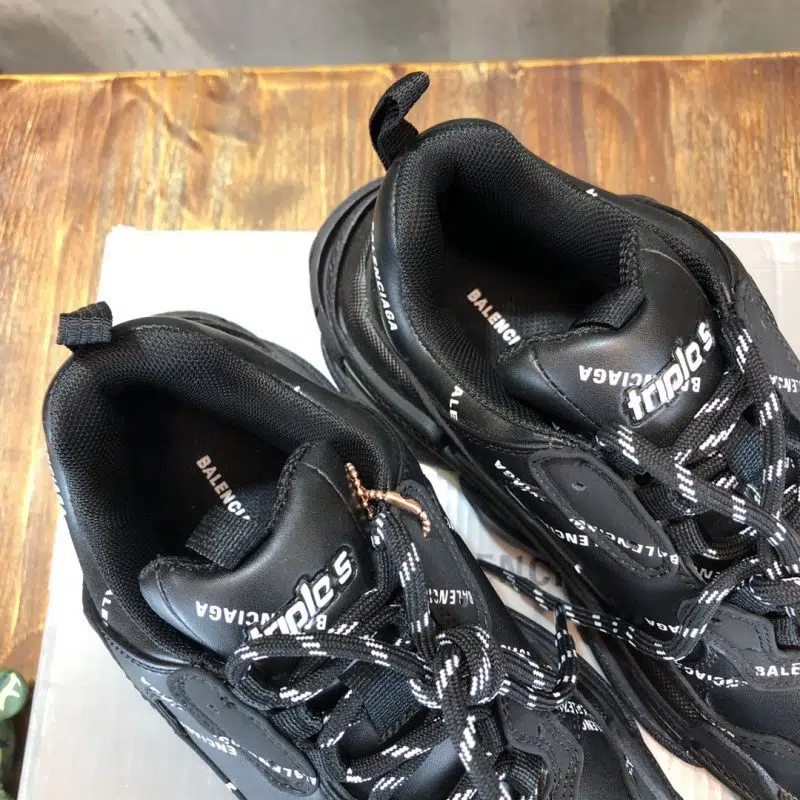 Balenciaga Triple S Sneaker Black white logo 5 800x800 Balenciaga Triple S Sneaker Black white logo 5 800x800