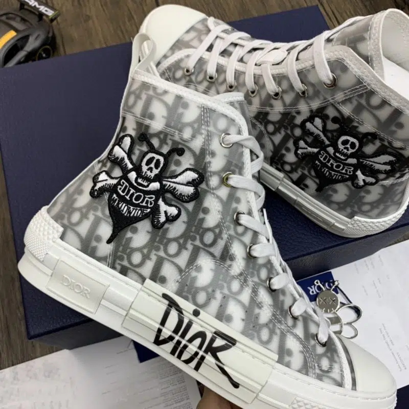 DIOR B23 High Oblique Skull 6 800x800 DIOR B23 High Oblique Skull 6 800x800