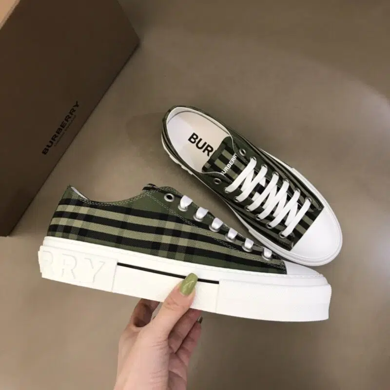 burberry sneakers 2 1 800x800 (1)